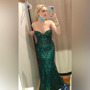 adorable mermaid style dark green sequin sparkly prom dress